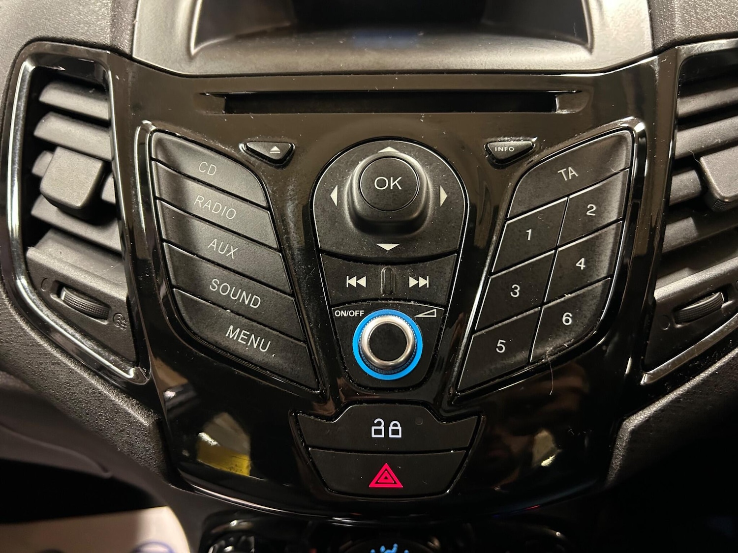 Used Ford Fiesta 2013 for sale - 76446414: Photo 27