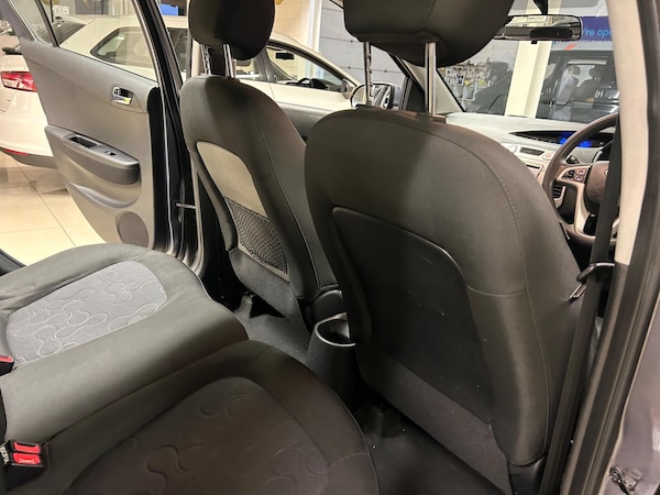 Used Hyundai i20 2011 for sale - 76188963: Photo 15