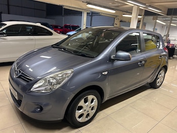 Used Hyundai i20 2011 for sale - 76188963: Photo