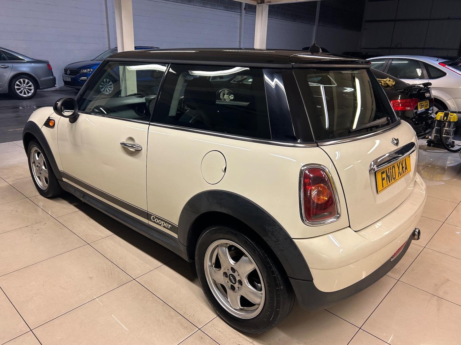 Used MINI Hatch 2010 for sale - 76592433: Photo 5