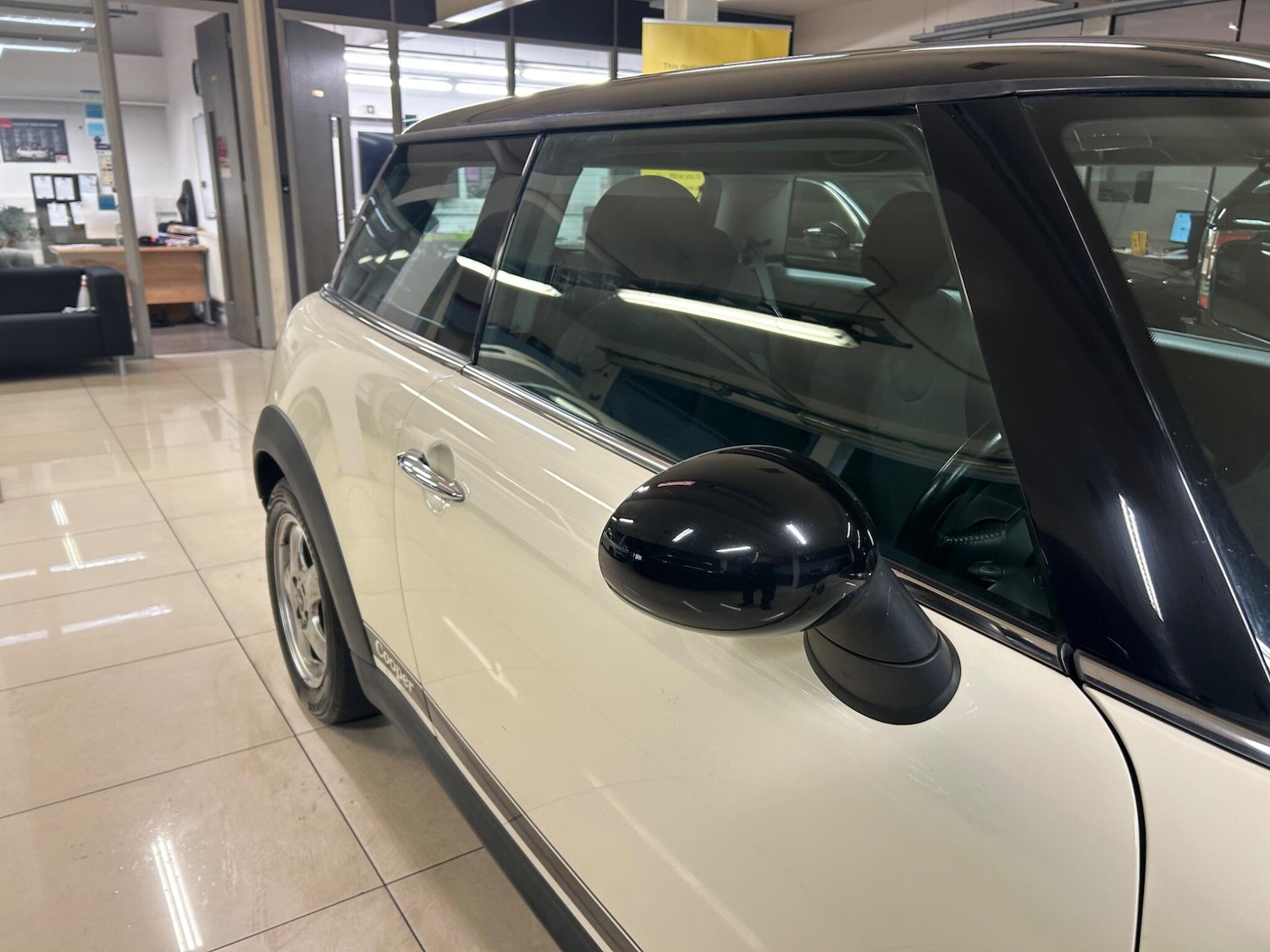 Used MINI Hatch 2010 for sale - 76592433: Photo 8