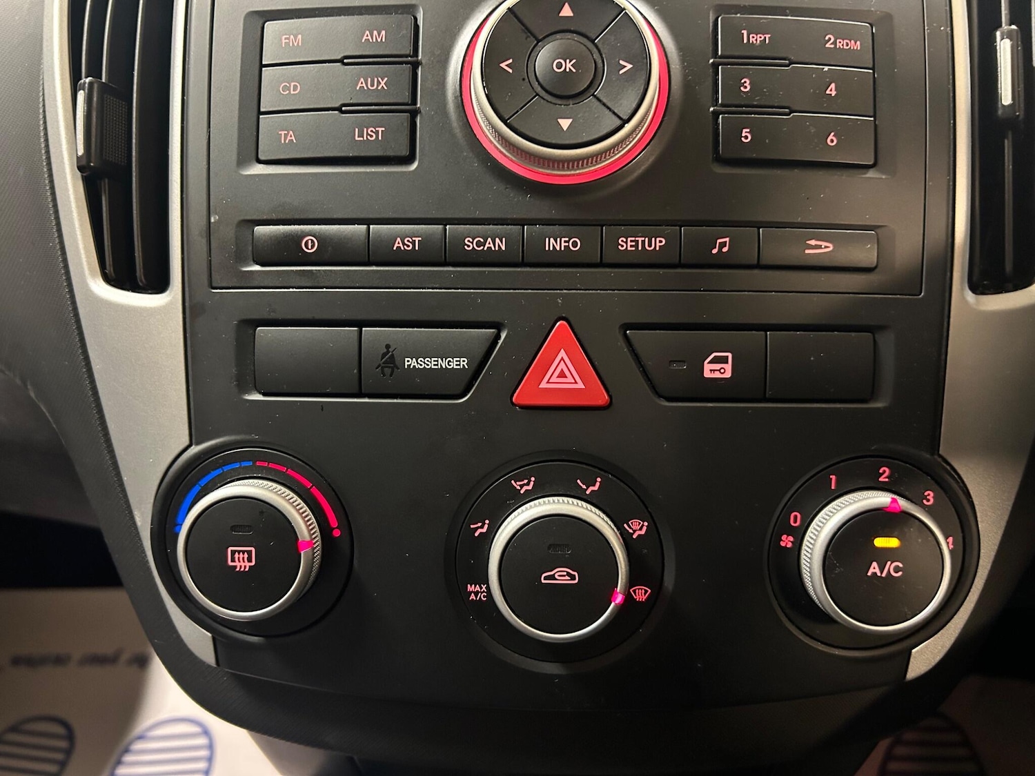 Used Kia Ceed 2011 for sale - 76388899: Photo 21