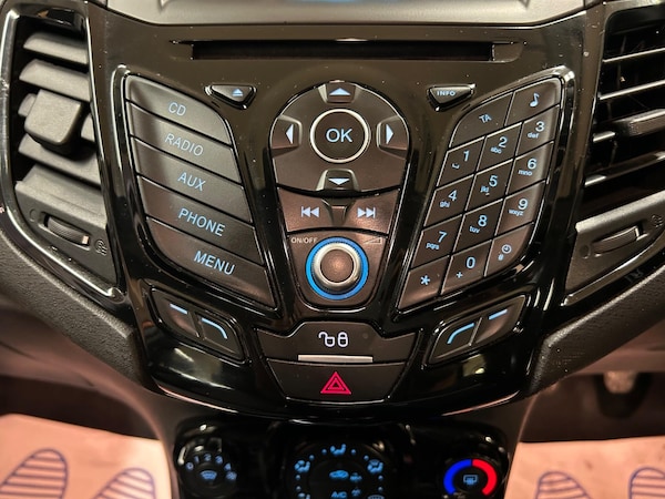 Used Ford Fiesta 2016 for sale - 76318095: Photo 24