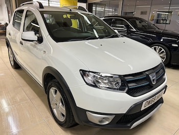 2016 (66) - 1.5 dCi Laureate Euro 6 (s/s) 5dr