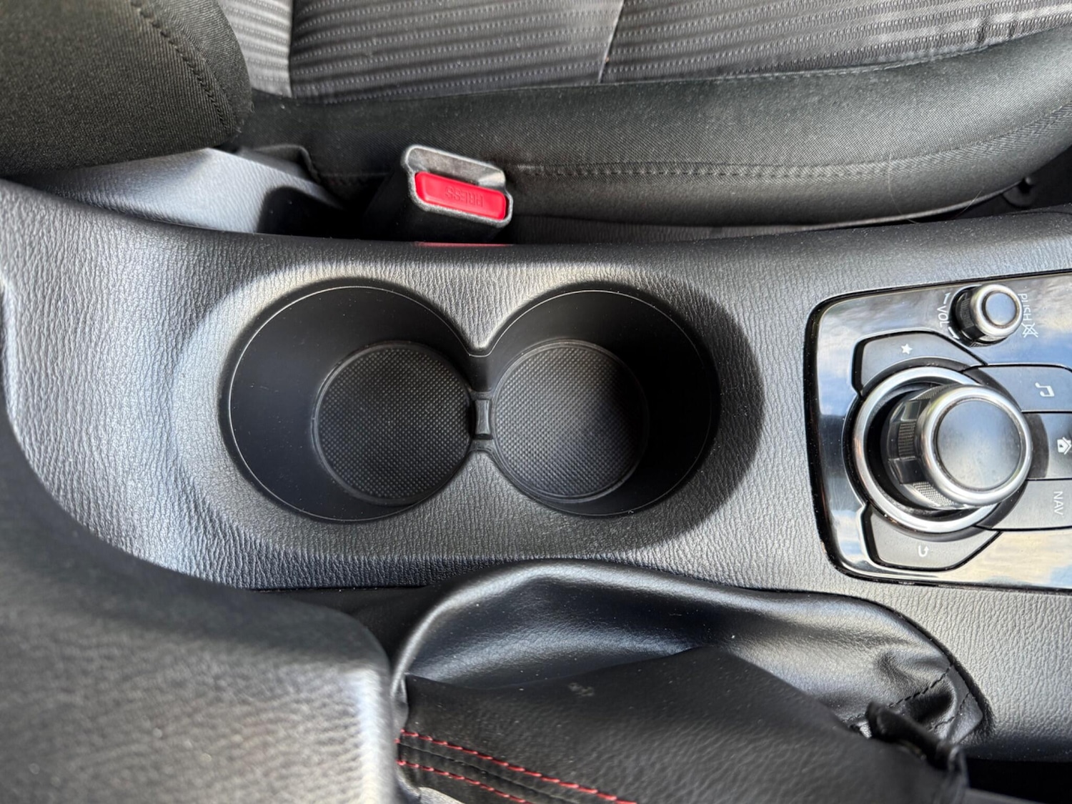 Used Mazda Mazda3 2014 for sale - 76634273: Photo 10