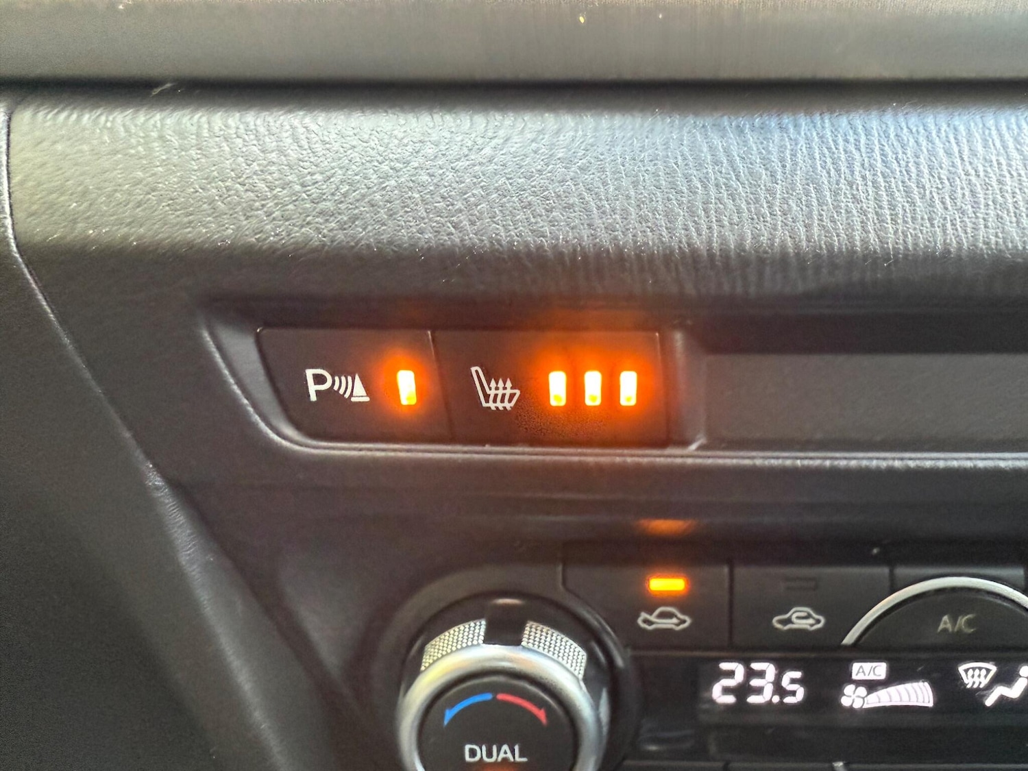 Used Mazda Mazda3 2014 for sale - 76634273: Photo 15