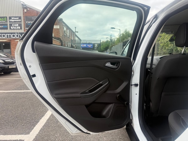 Used Ford Focus 2015 for sale - 76239510: Photo 16