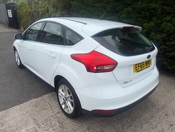 Used Ford Focus 2015 for sale - 76239510: Photo 4