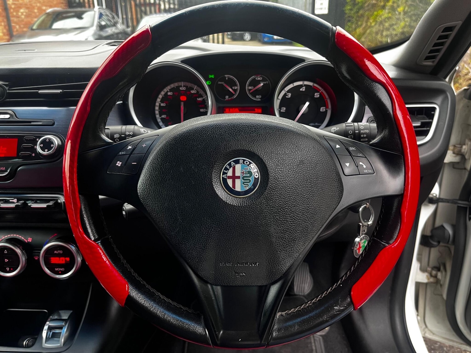 Used Alfa Romeo Giulietta 2011 for sale - 76457466: Photo 14