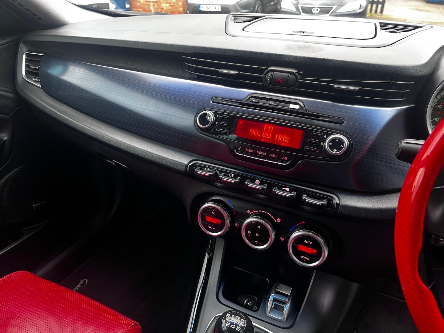 Used Alfa Romeo Giulietta 2011 for sale - 76457466: Photo 16