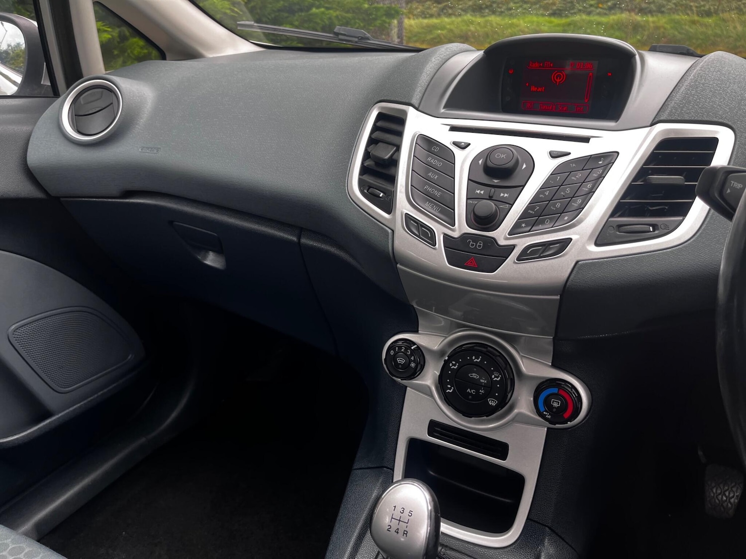 Used Ford Fiesta 2011 for sale - 76425845: Photo 16