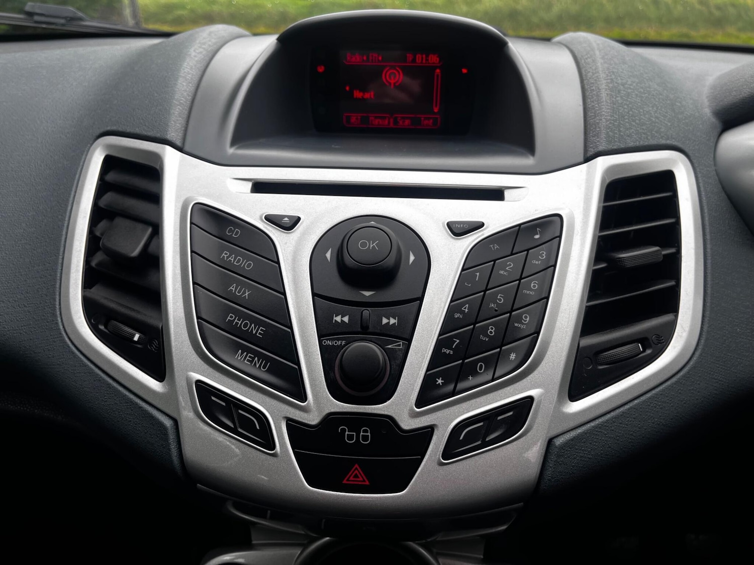 Used Ford Fiesta 2011 for sale - 76425845: Photo 17