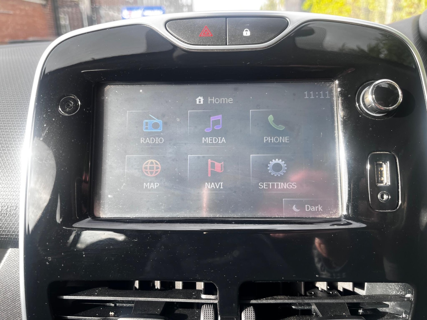 Used Renault Clio 2015 for sale - 76484621: Photo 18