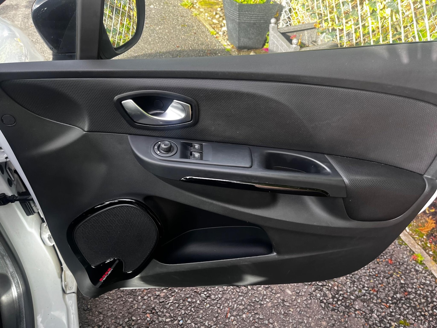 Used Renault Clio 2015 for sale - 76484621: Photo 23