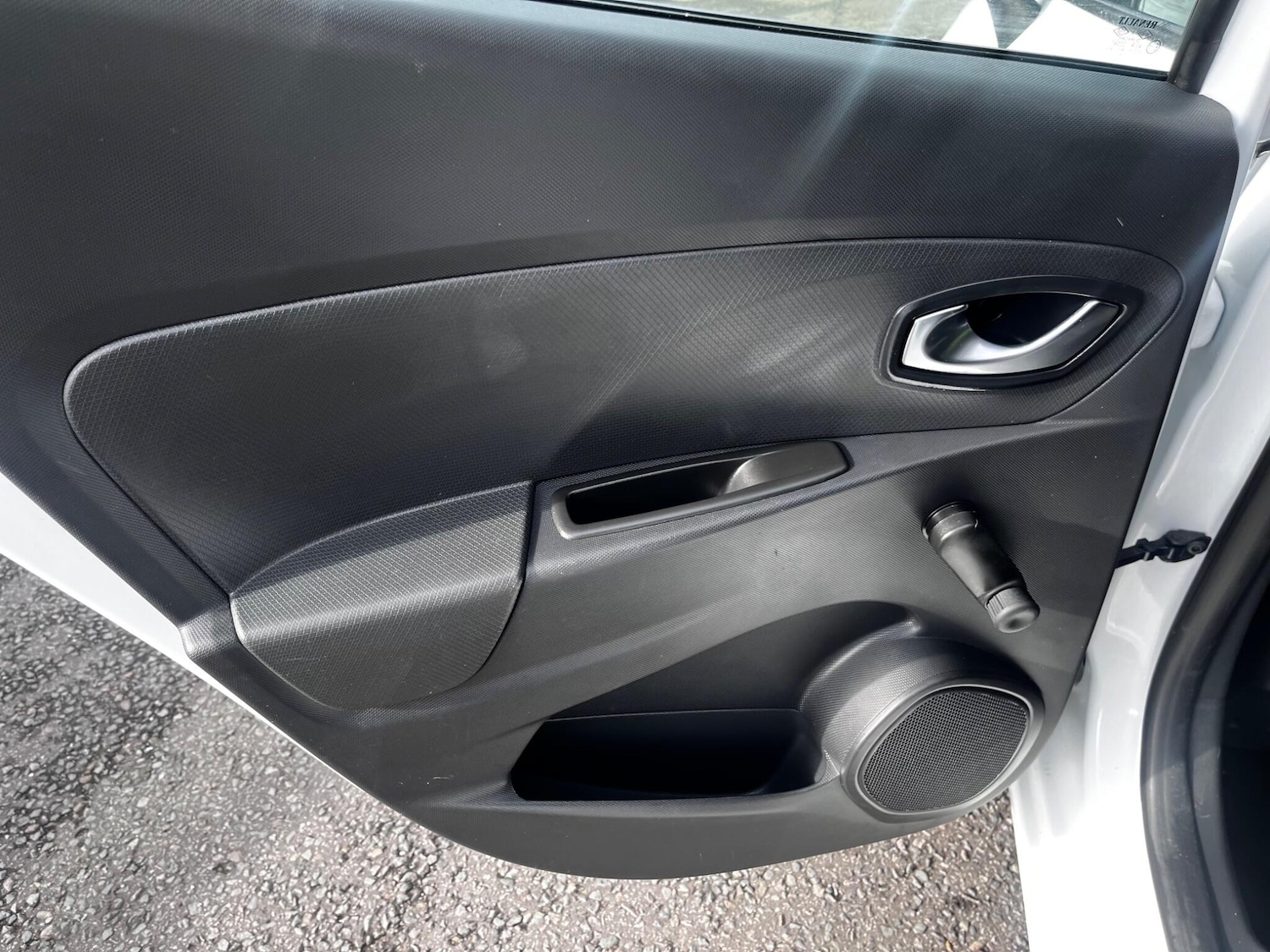 Used Renault Clio 2015 for sale - 76484621: Photo 27