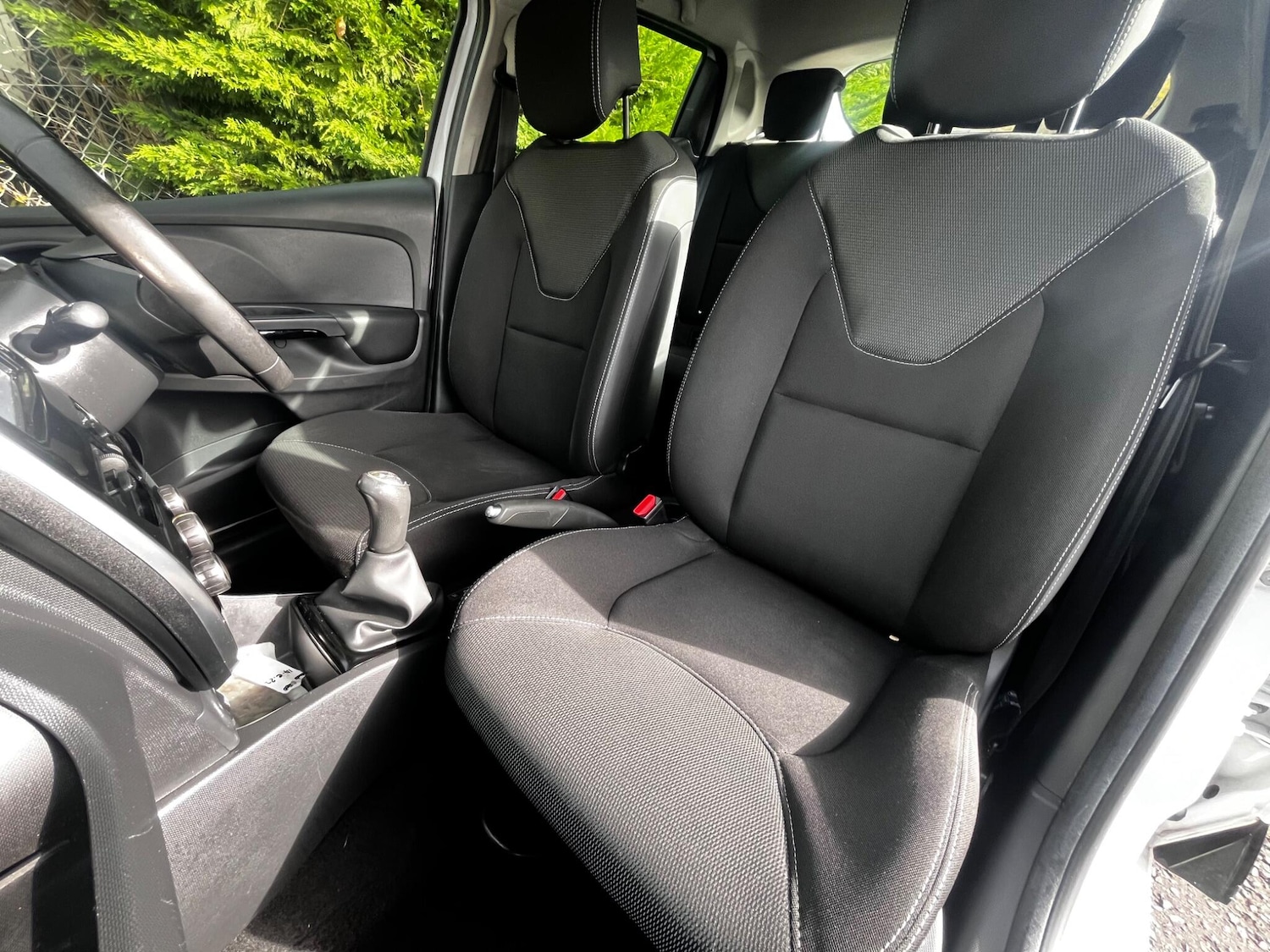 Used Renault Clio 2015 for sale - 76484621: Photo 28