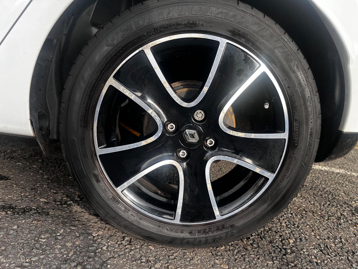 Used Renault Clio 2015 for sale - 76484621: Photo 32