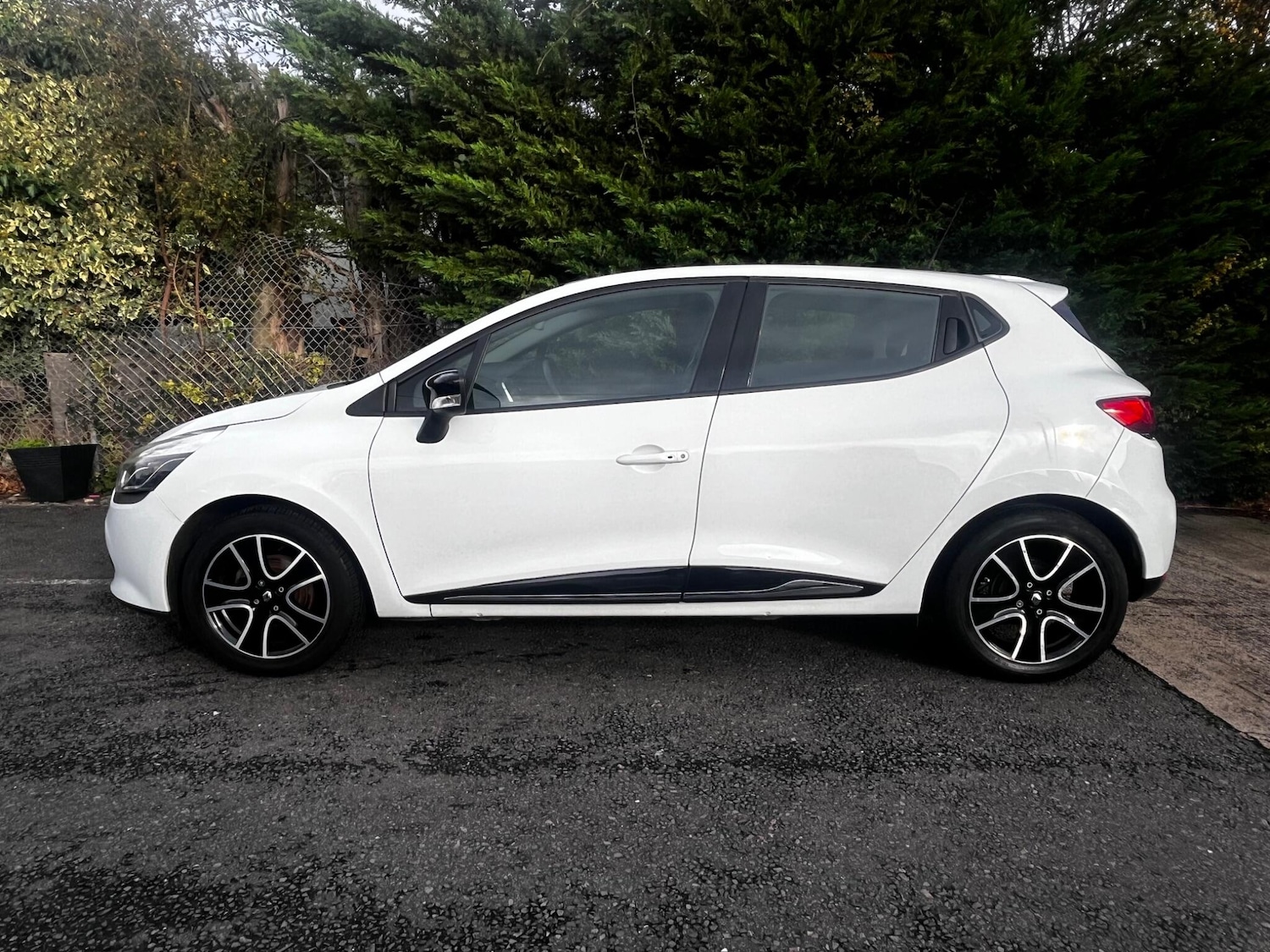 Used Renault Clio 2015 for sale - 76484621: Photo 5