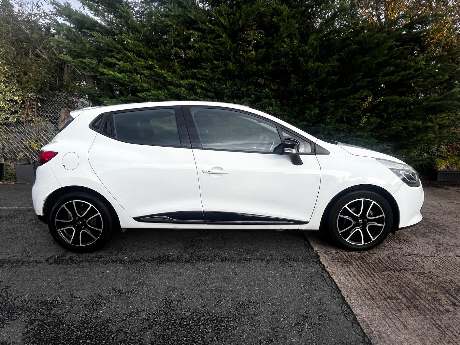 Used Renault Clio 2015 for sale - 76484621: Photo 9