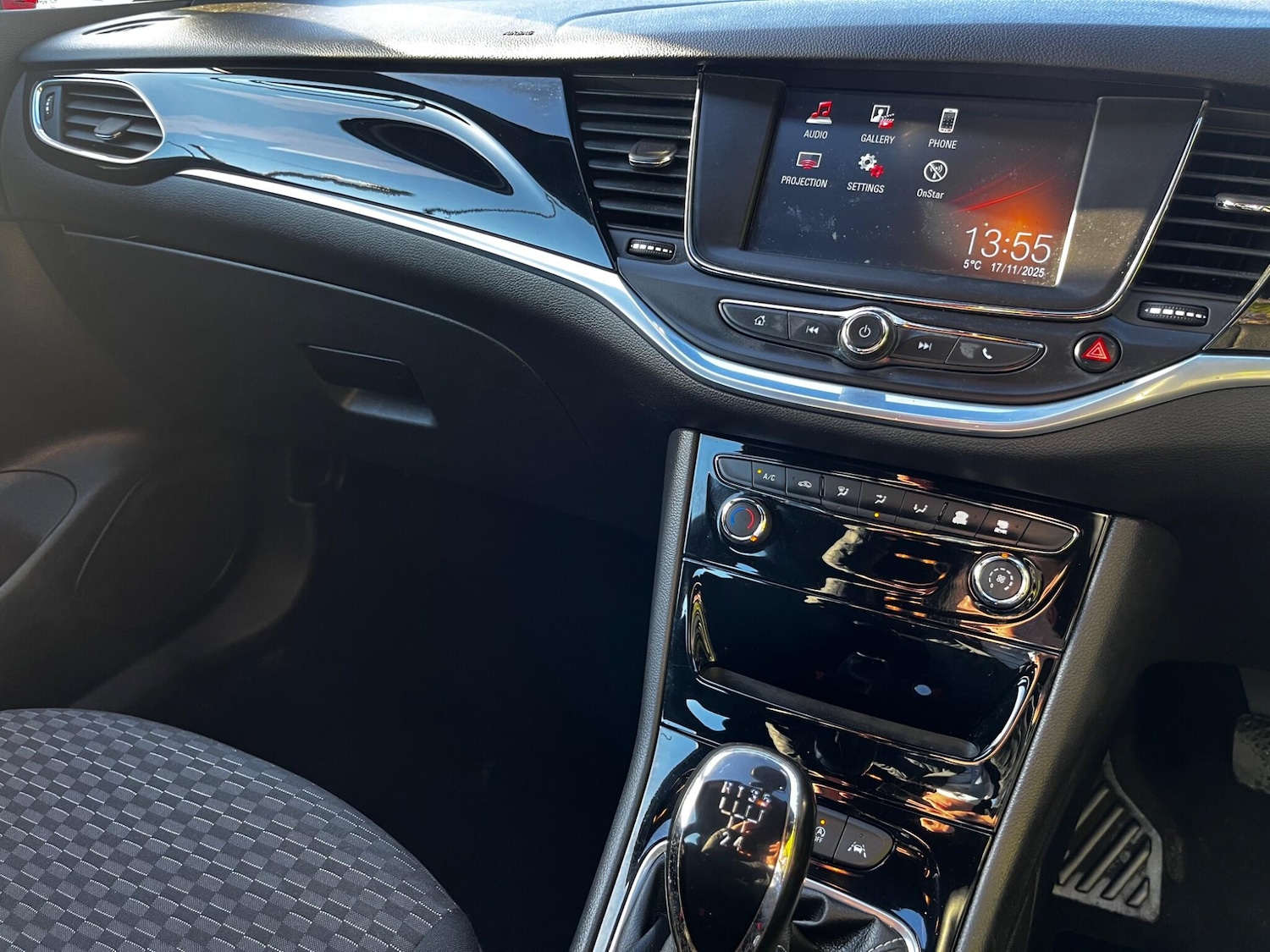 Used Vauxhall Astra 2015 for sale - 76607715: Photo 13