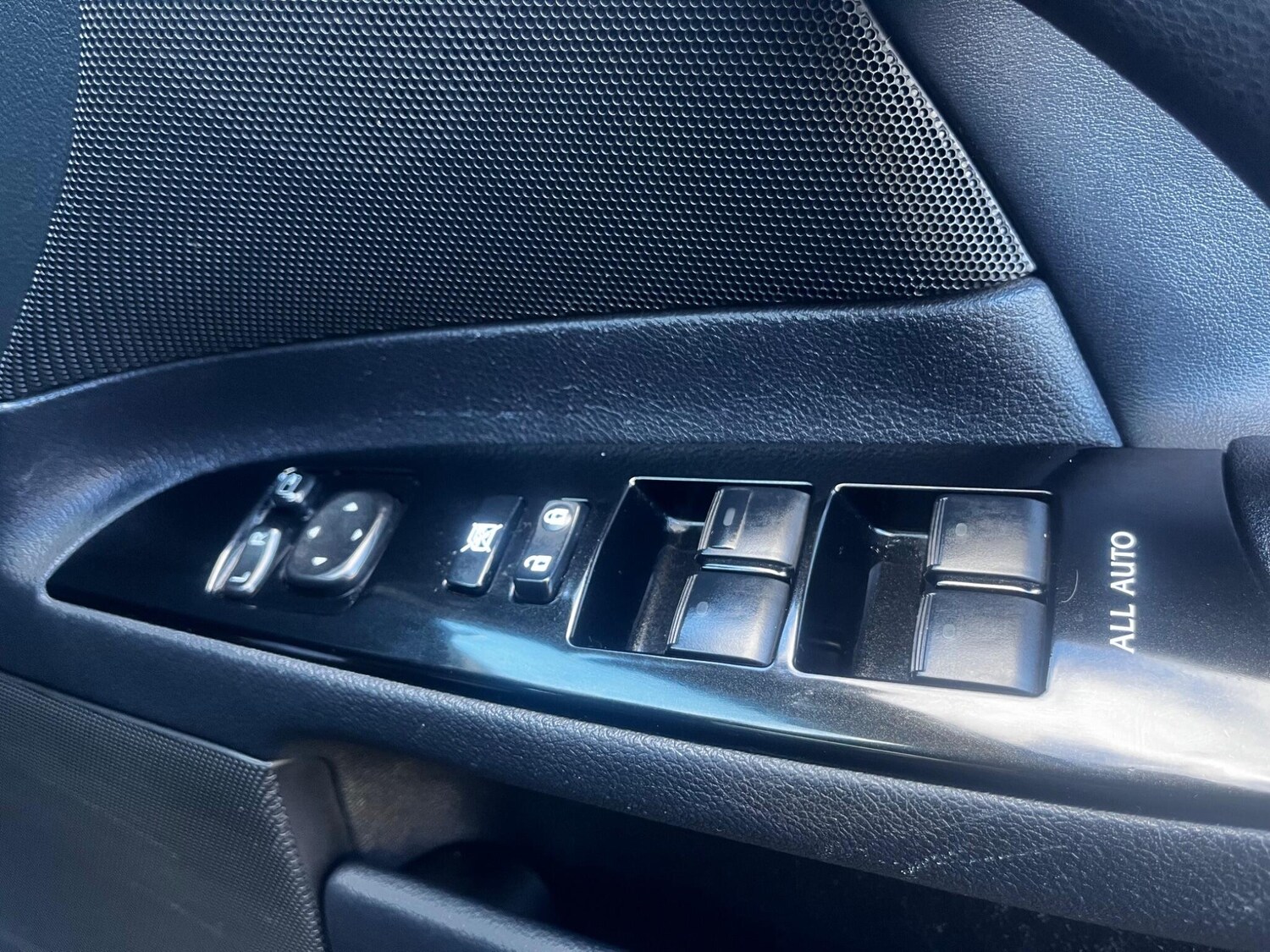 Used Lexus IS 2011 for sale - 76633409: Photo 26