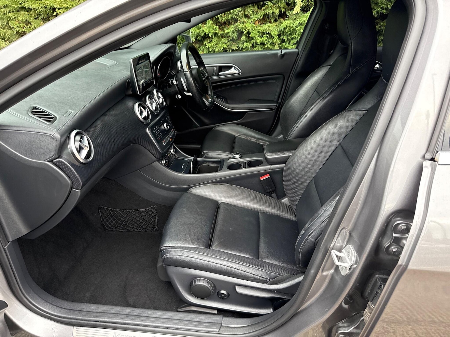 Used Mercedes-Benz A-Class 2015 for sale - 76839891: Photo 36