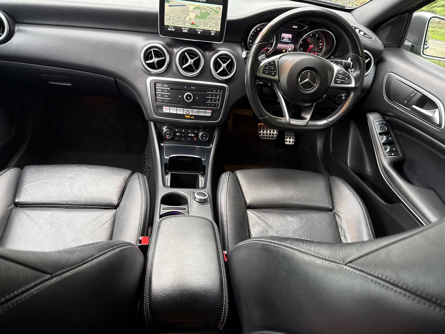 Used Mercedes-Benz A-Class 2015 for sale - 76839891: Photo 9