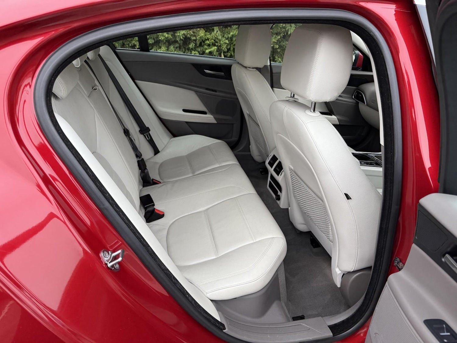 Used Jaguar XE 2015 for sale - 78008709: Photo 11