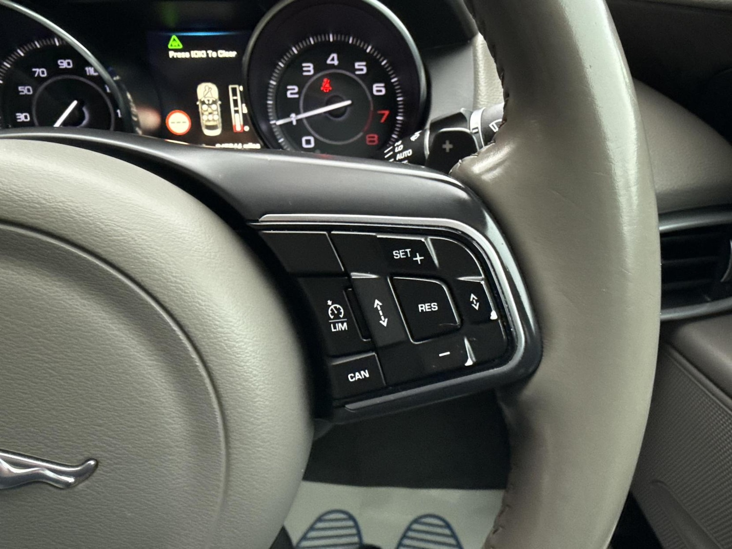 Used Jaguar XE 2015 for sale - 78008709: Photo 17