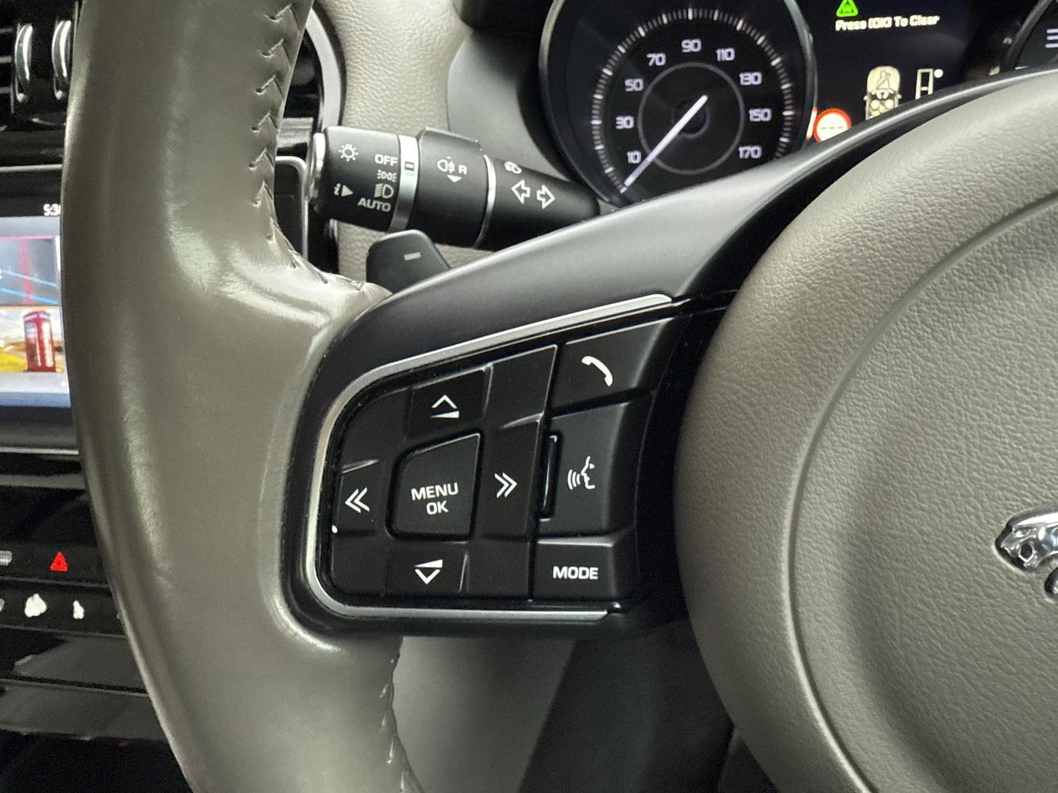 Used Jaguar XE 2015 for sale - 78008709: Photo 18