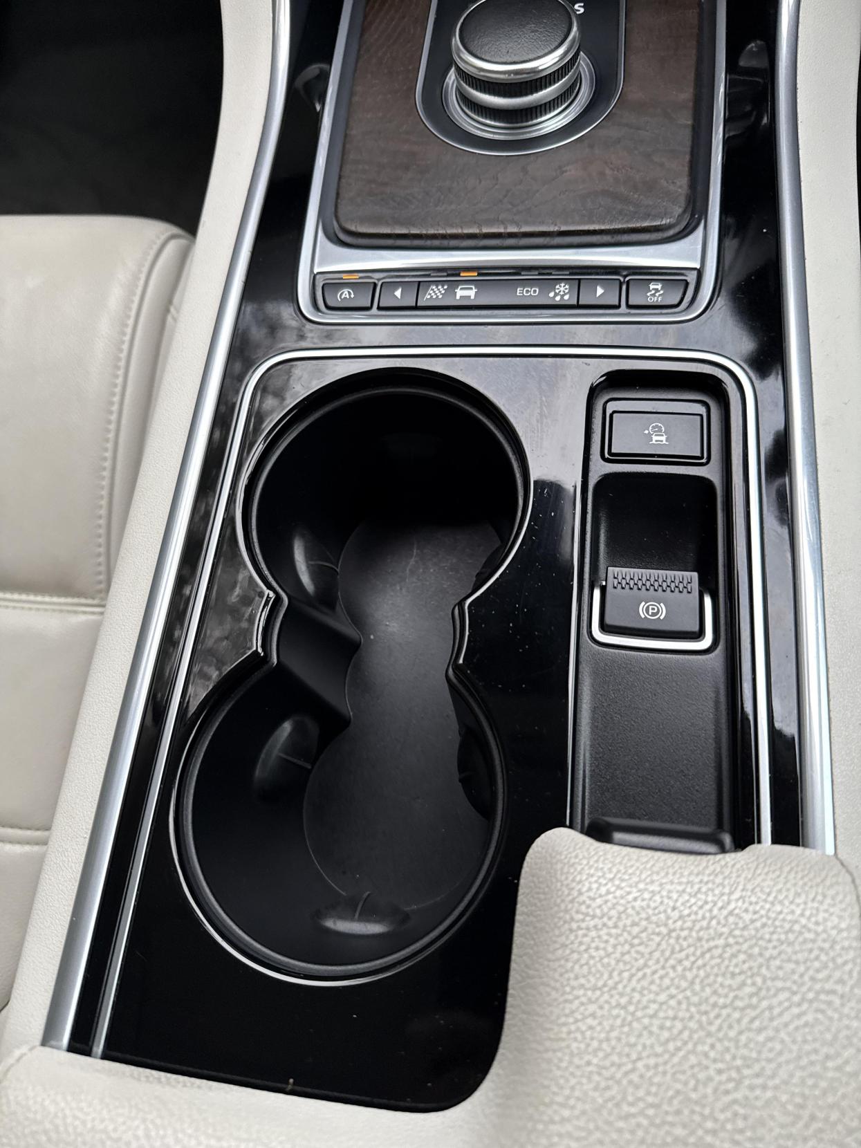 Used Jaguar XE 2015 for sale - 78008709: Photo 23