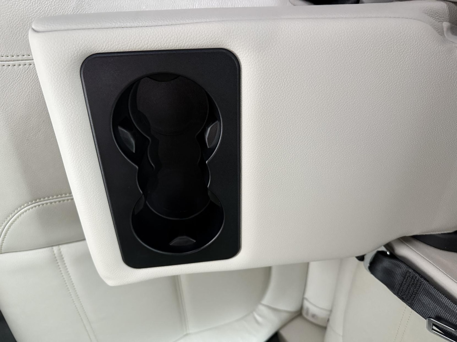 Used Jaguar XE 2015 for sale - 78008709: Photo 27