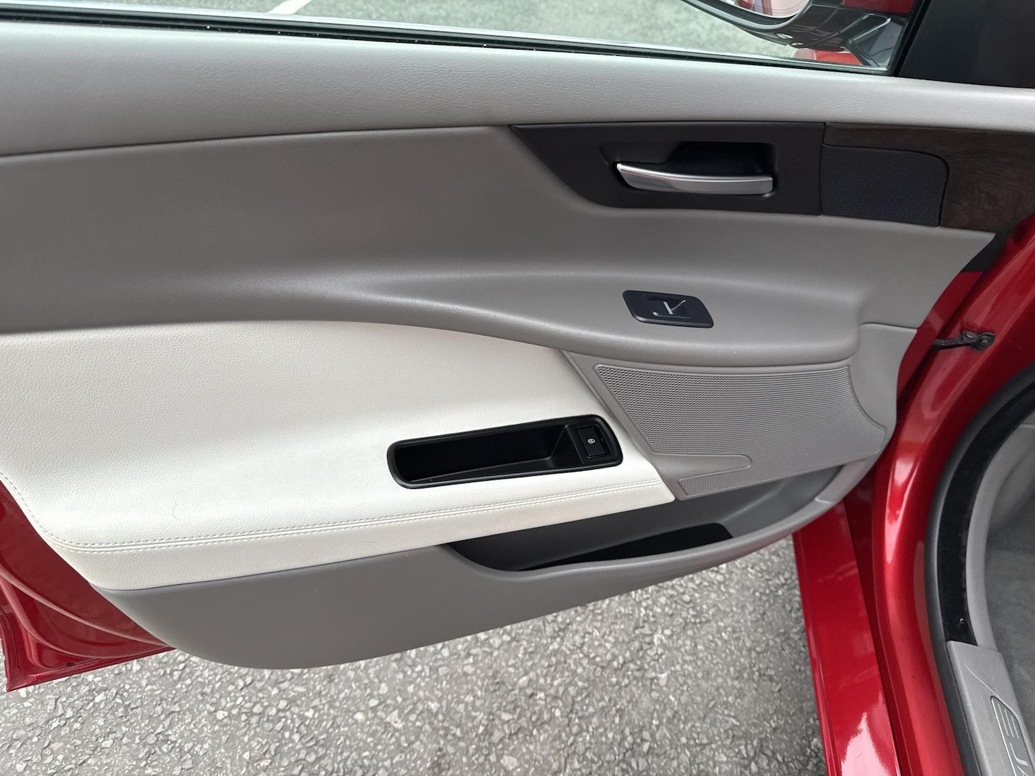 Used Jaguar XE 2015 for sale - 78008709: Photo 43