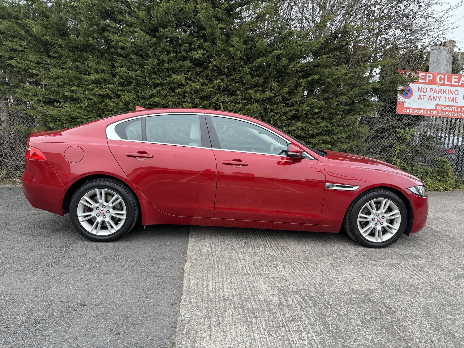 Used Jaguar XE 2015 for sale - 78008709: Photo 9