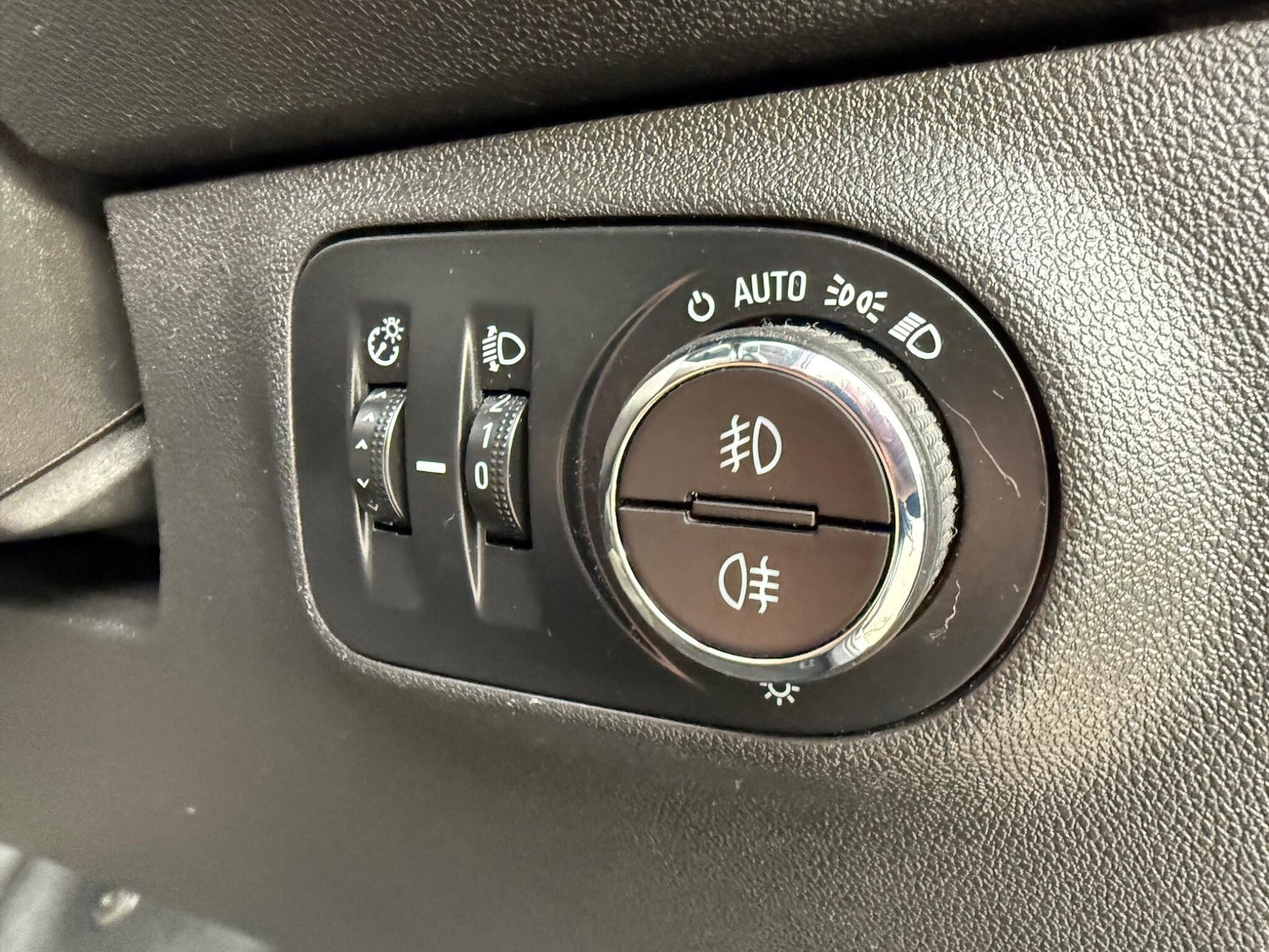 Used Vauxhall Corsa 2016 for sale - 76377851: Photo 24