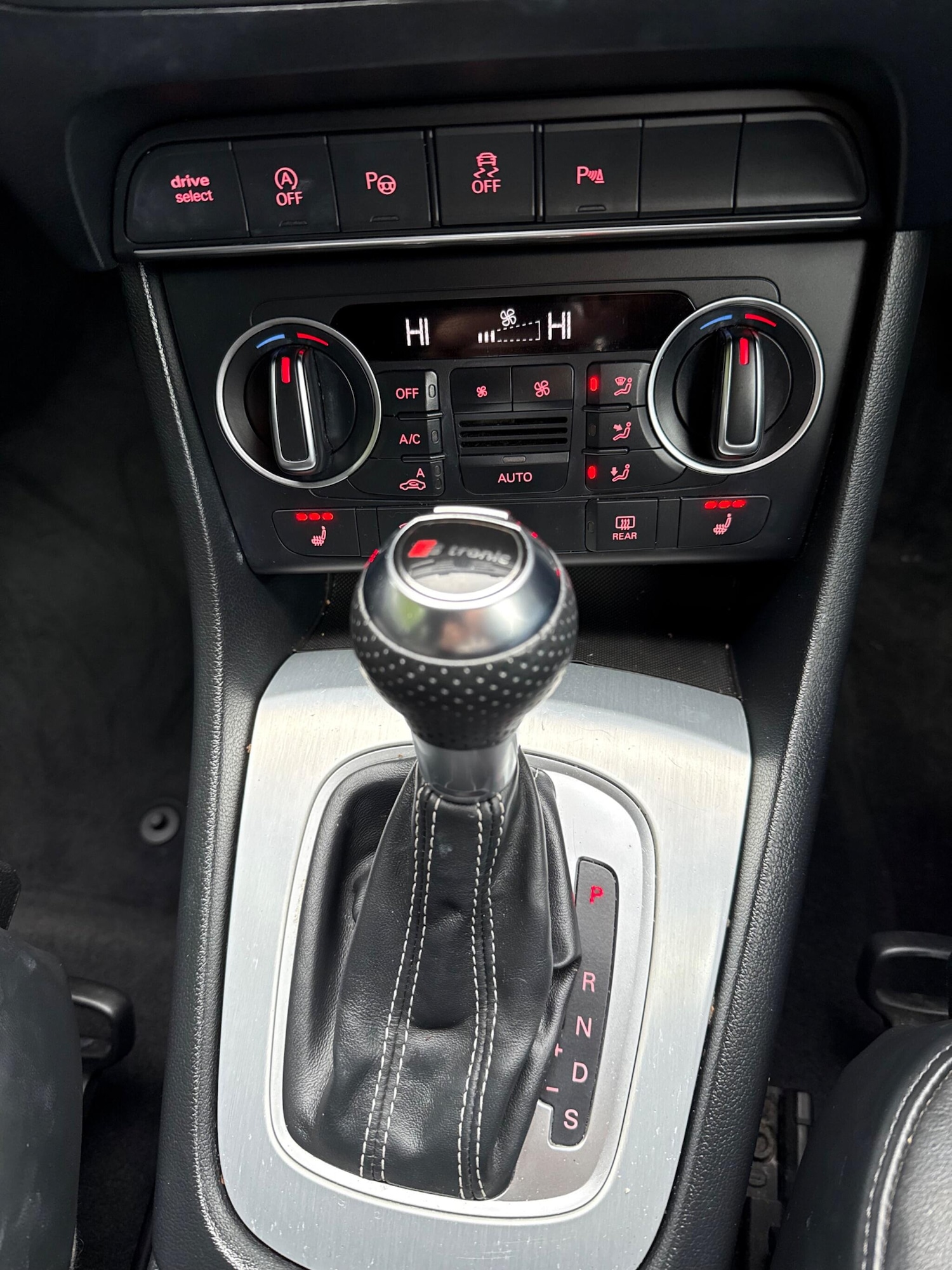 Used Audi Q3 2015 for sale - 76839664: Photo 15