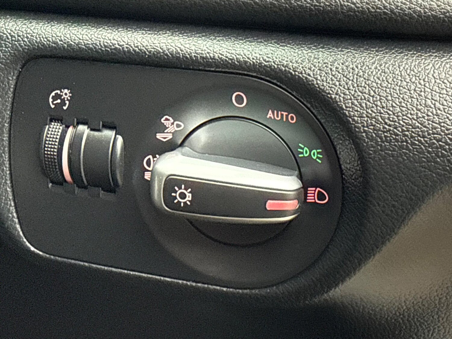 Used Audi Q3 2015 for sale - 76839664: Photo 23