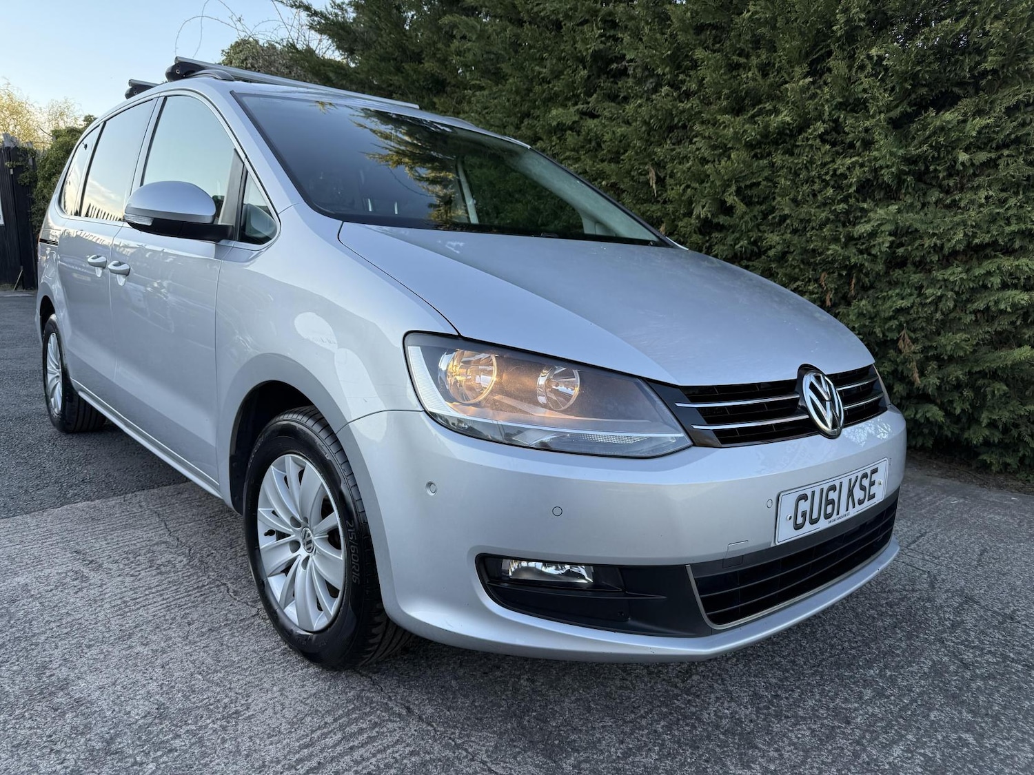 Used Volkswagen Sharan 2011 for sale - 77969064: Photo 2