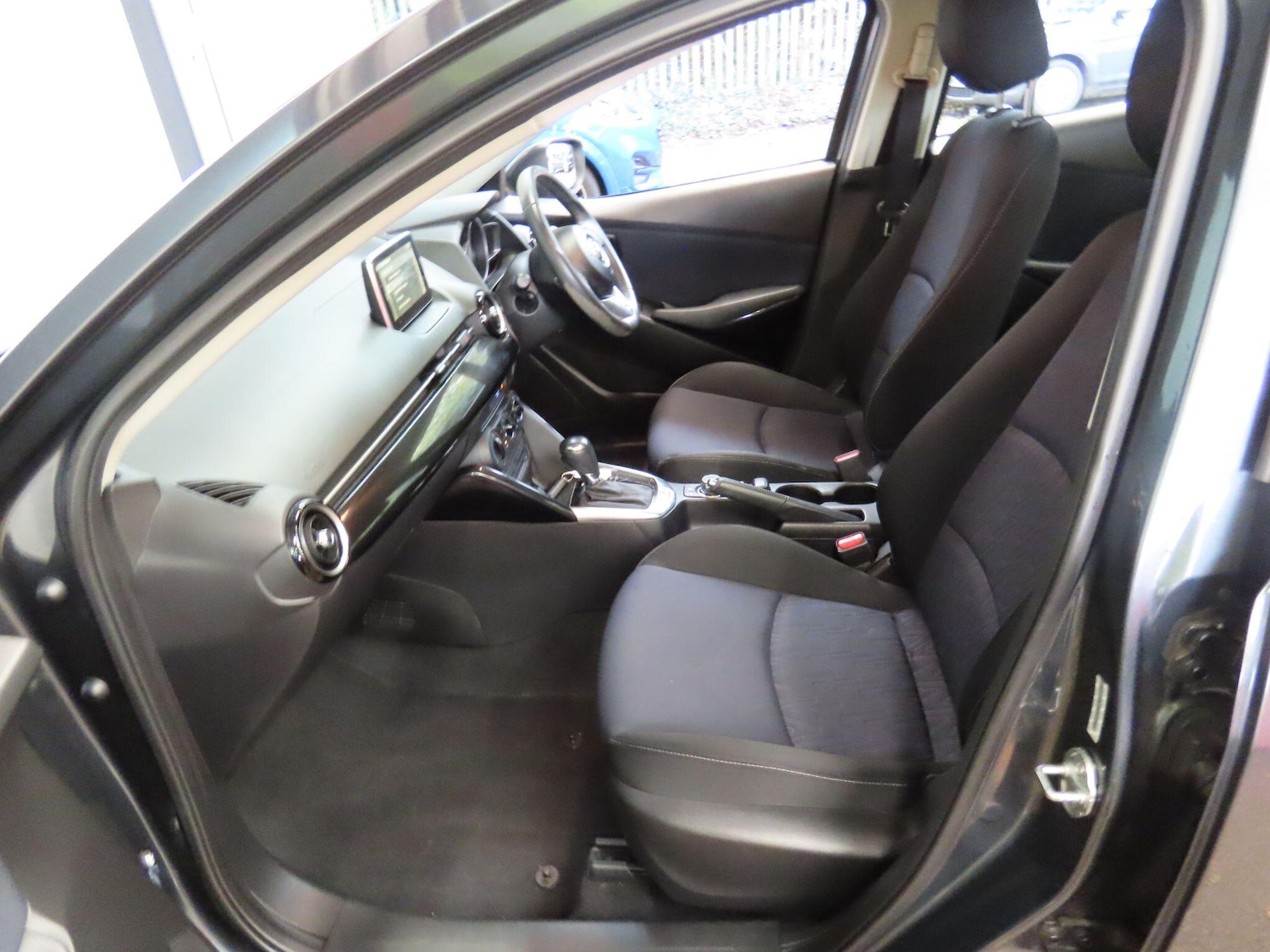 Used Mazda Mazda2 2016 for sale - 76422634: Photo 12