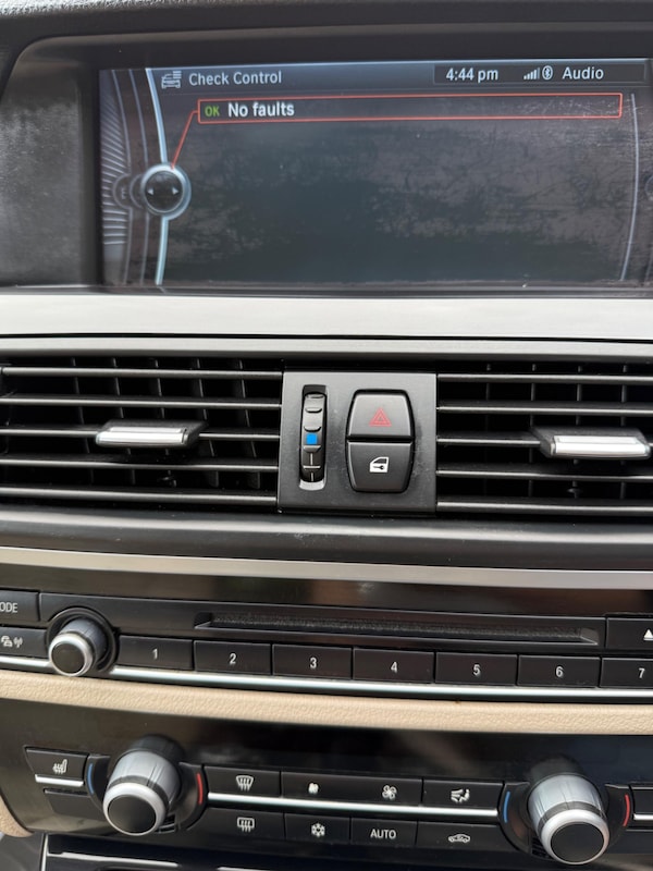 Used BMW 5 Series 2012 for sale - 74828744: Photo 30