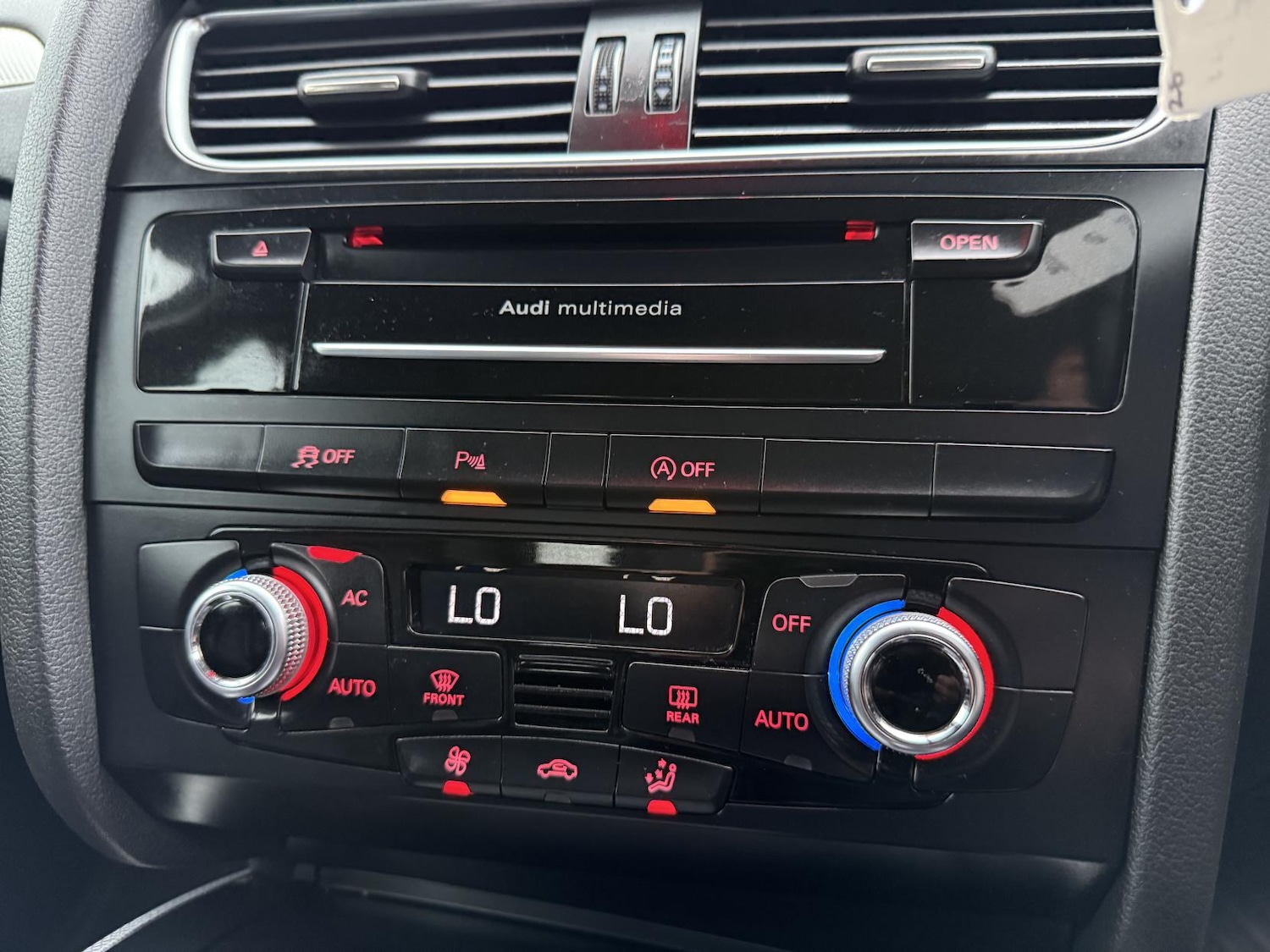 Used Audi A4 2012 for sale - 77725410: Photo 21