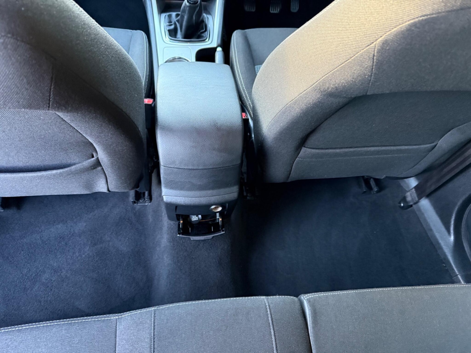 Used Ford Mondeo 2010 for sale - 76377675: Photo 42