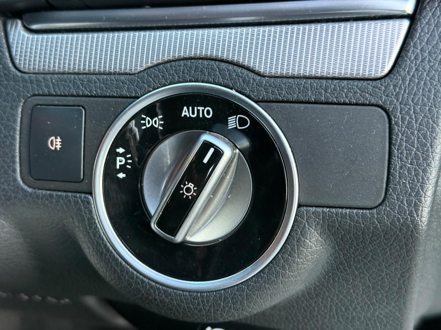 Used Mercedes-Benz E Class 2013 for sale - 76671389: Photo 20