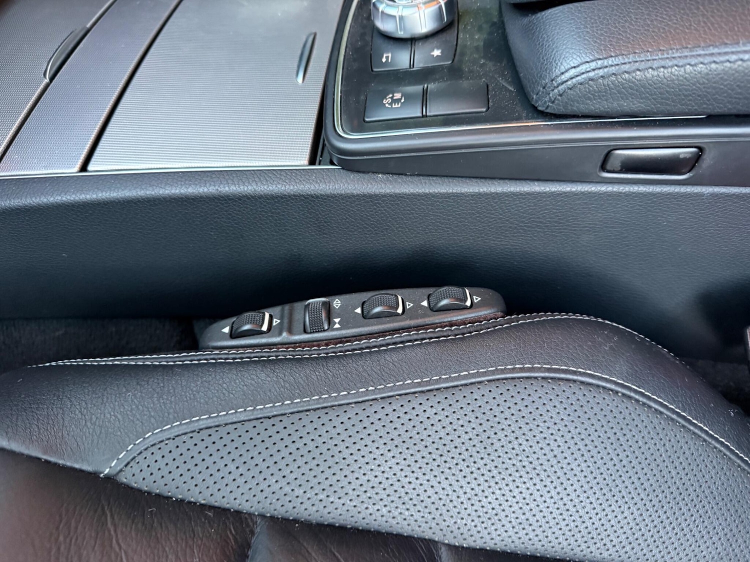 Used Mercedes-Benz E Class 2013 for sale - 76671389: Photo 42