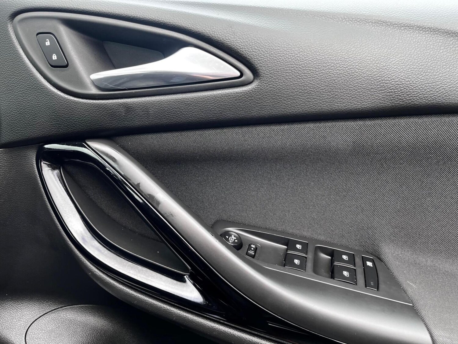 Used Vauxhall Astra 2018 for sale - 77590407: Photo 20