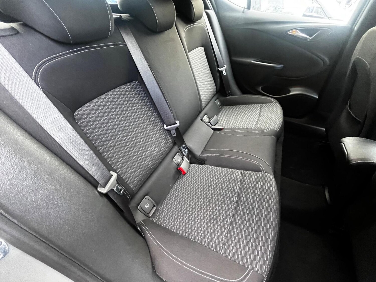 Used Vauxhall Astra 2018 for sale - 77590407: Photo 23