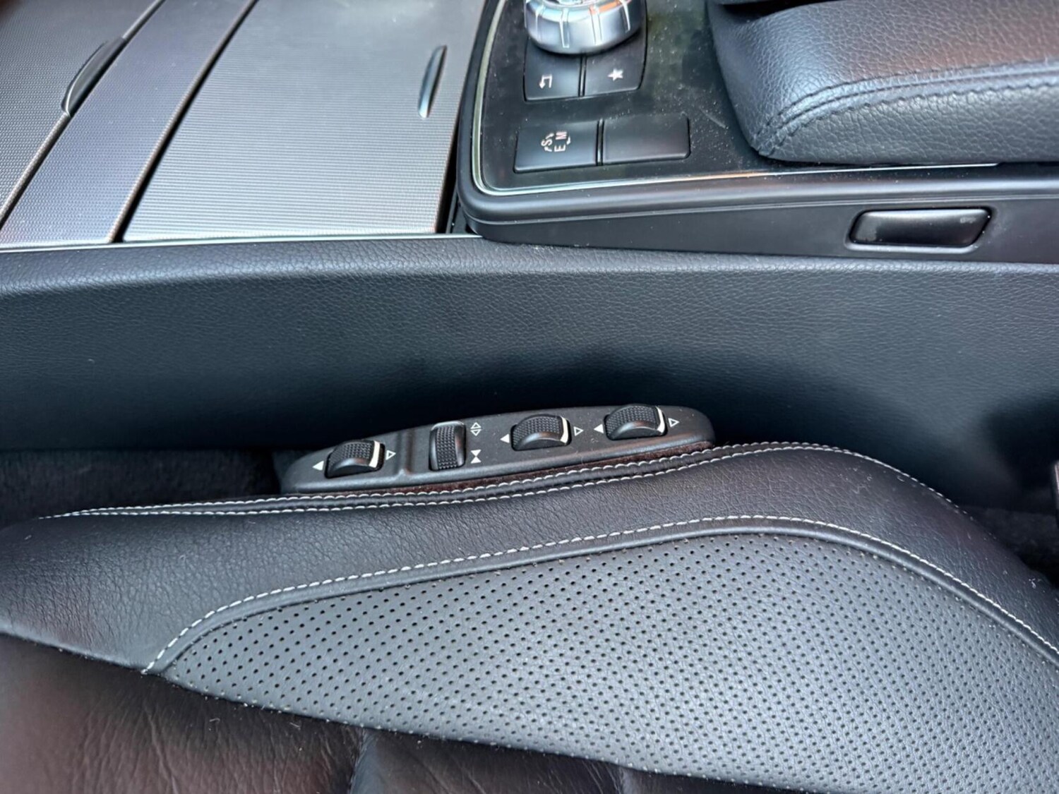 Used Mercedes-Benz E Class 2013 for sale - 77590419: Photo 23