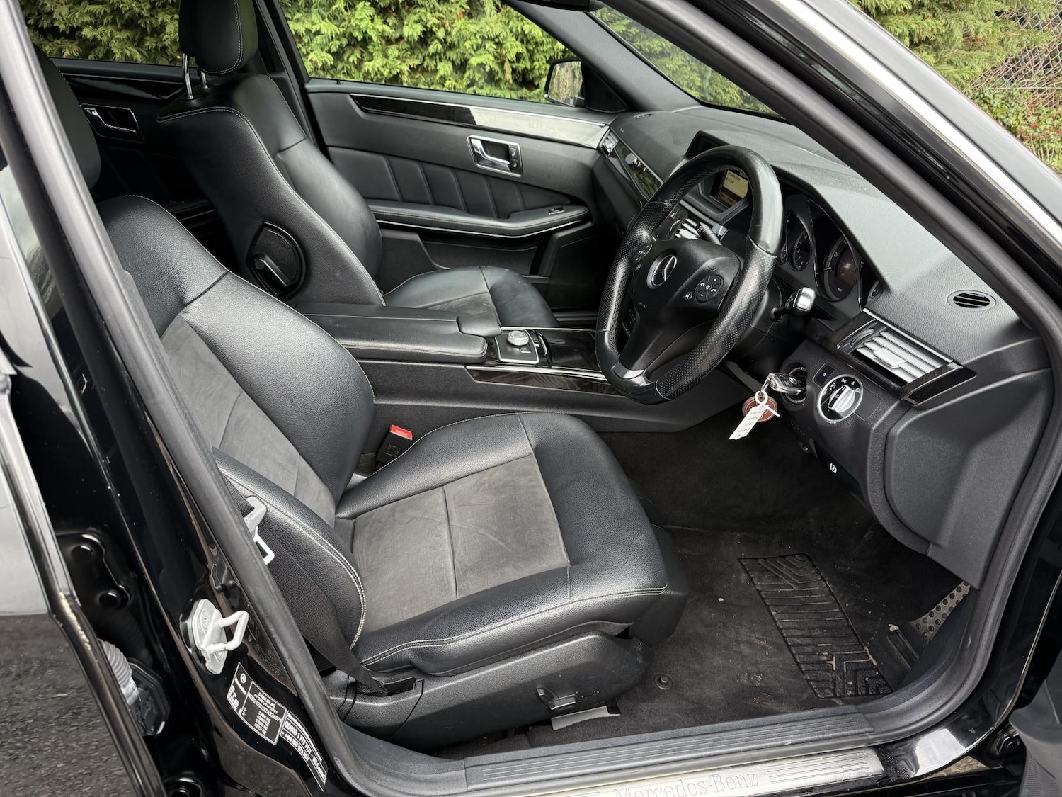 Used Mercedes-Benz E Class 2011 for sale - 77725415: Photo 10