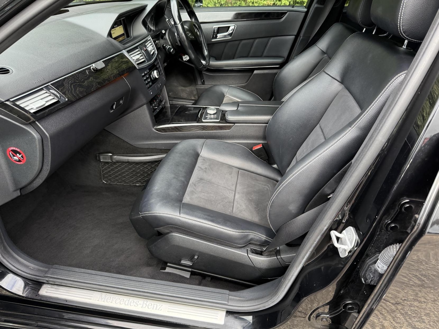 Used Mercedes-Benz E Class 2011 for sale - 77725415: Photo 12