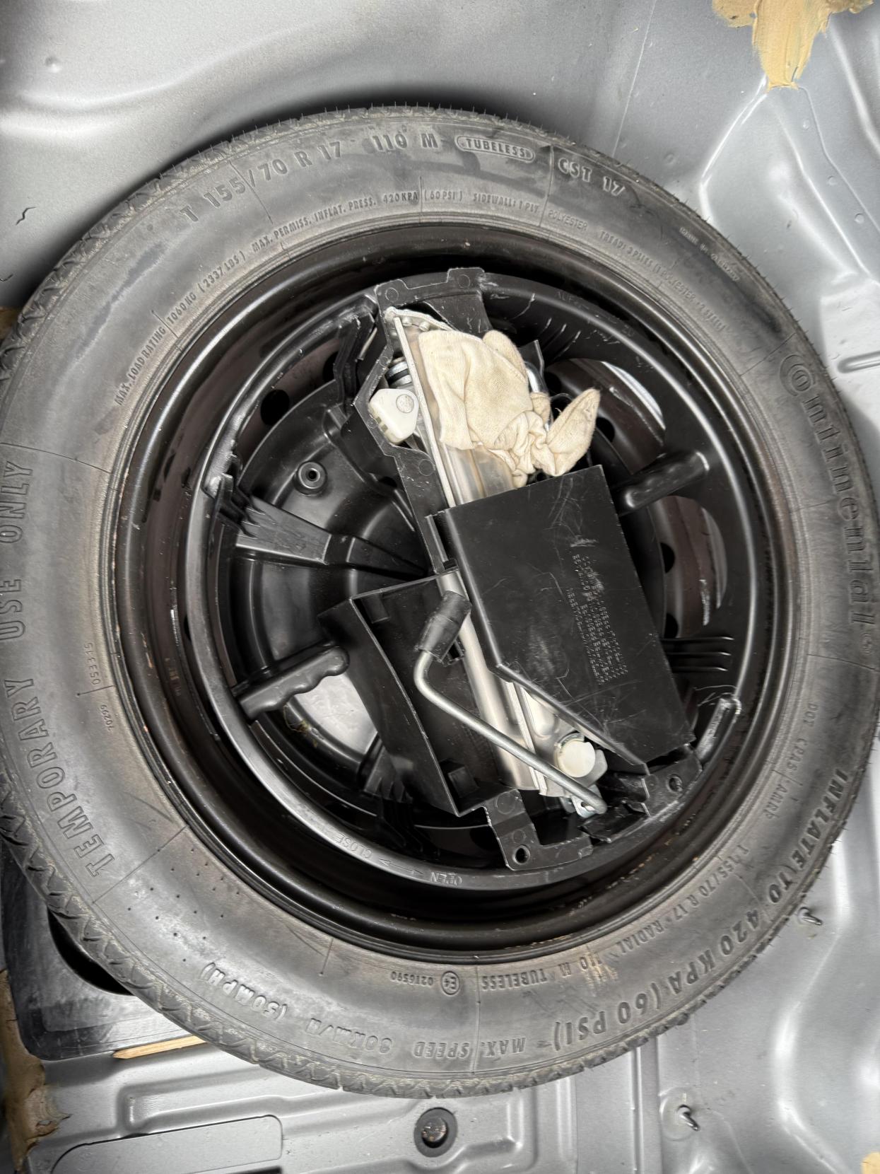 Used Mercedes-Benz E Class 2011 for sale - 77725415: Photo 21